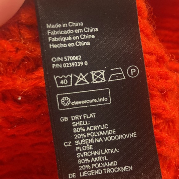 H&M Oversized Red Sweater - Picture 4 of 4